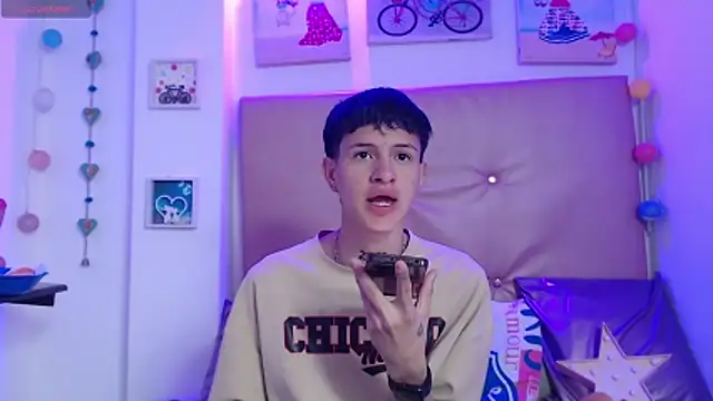 Snapshot of iam_lukas__ chatting on December 14, 2025, 5:18 pm iam lukas online show from December 14, 2025, 5:18 pm