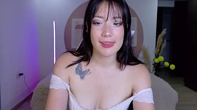 Snapshot of Eliih_01 chatting on April 24, 2026, 2:46 am Eliih 01 online show from April 24, 2026, 2:46 am