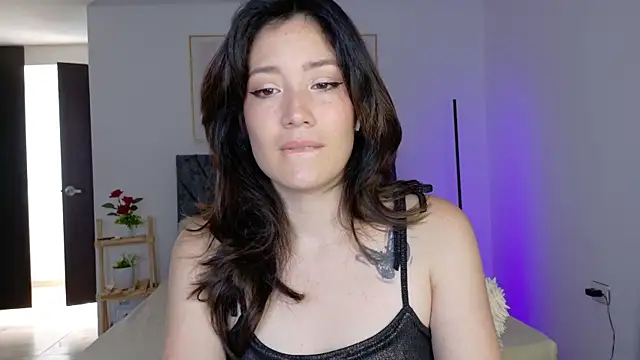 Eliih 01 online show from September 29, 2025, 2:23 pm