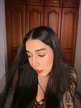 KaditaNavarro online show from August 6, 2026, 11:44 pm
