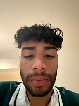 Snapshot of RaphaelDufort chatting on November 28, 2025, 11:38 pm RaphaelDufort online show from November 28, 2025, 11:38 pm