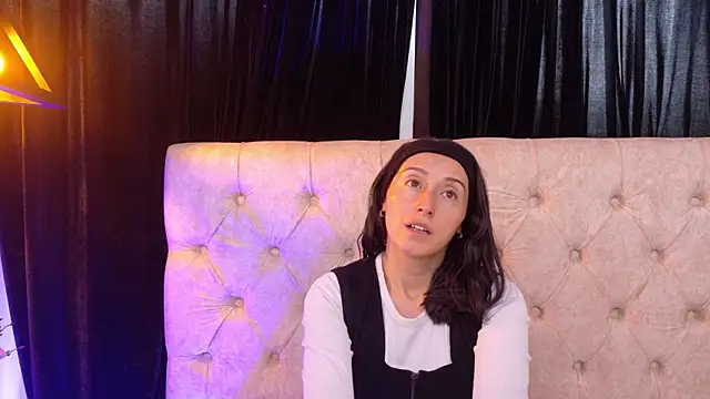 Snapshot of Ginevra_esposito chatting on July 8, 2026, 7:03 pm Ginevra esposito online show from July 8, 2026, 7:03 pm