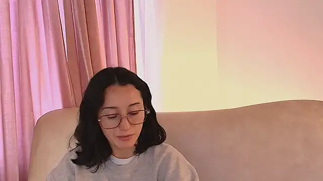 Snapshot of Ginevra_esposito chatting on May 15, 2026, 12:47 pm Ginevra esposito online show from May 15, 2026, 12:47 pm