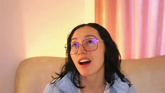 Snapshot of Ginevra_esposito chatting on May 19, 2026, 12:56 pm Ginevra esposito online show from May 19, 2026, 12:56 pm