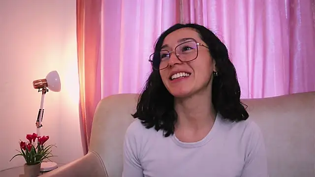 Snapshot of Ginevra_esposito chatting on June 13, 2026, 1:31 pm Ginevra esposito online show from June 13, 2026, 1:31 pm