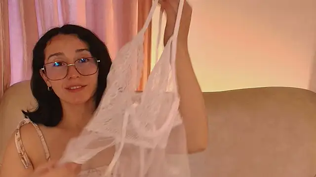 Snapshot of Ginevra_esposito chatting on May 11, 2026, 12:50 pm Ginevra esposito online show from May 11, 2026, 12:50 pm