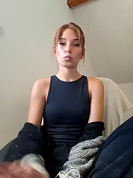 D4ddyslut online show from November 5, 2025, 9:56 am