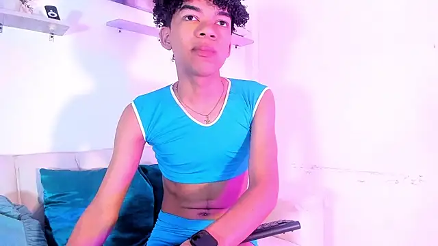 Ivone Rose  online show from December 3, 2025, 12:15 pm