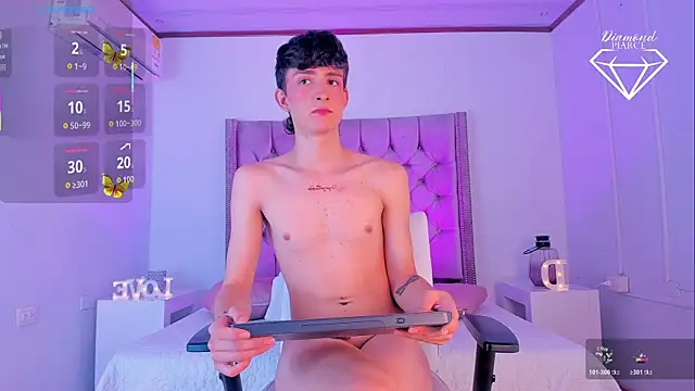 Snapshot of Diamond_Piarce chatting on October 25, 2025, 4:22 am Diamond Piarce online show from October 25, 2025, 4:22 am