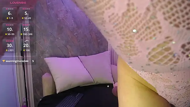 Snapshot of linda_cabal chatting on October 25, 2025, 7:25 pm linda cabal online show from October 25, 2025, 7:25 pm