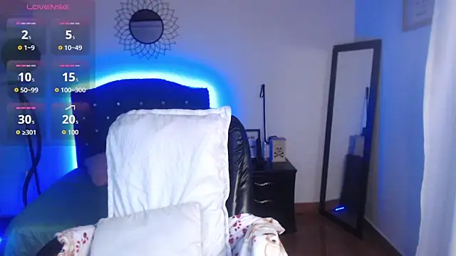 Snapshot of _lia_baby chatting on November 12, 2025, 2:10 pm lia baby online show from November 12, 2025, 2:10 pm