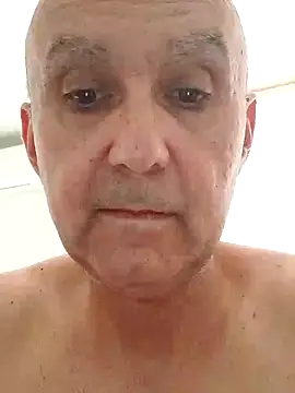 Snapshot of Emily_de_Carla chatting on October 12, 2025, 11:33 am Emily de Carla online show from October 12, 2025, 11:33 am