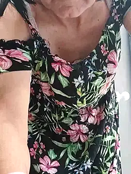 Snapshot of Emily_de_Carla chatting on October 9, 2025, 2:39 pm Emily de Carla online show from October 9, 2025, 2:39 pm