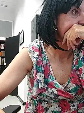 Snapshot of Emily_de_Carla chatting on November 3, 2025, 4:10 pm Emily de Carla online show from November 3, 2025, 4:10 pm