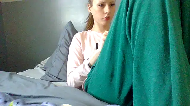 Snapshot of sarah2007 chatting on December 4, 2025, 6:18 pm sarah2007 online show from December 4, 2025, 6:18 pm