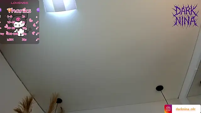 Dark nina  online show from October 17, 2025, 3:21 am