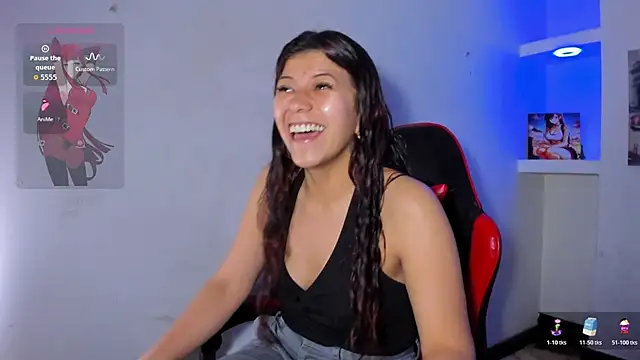 Snapshot of Raven_Rouge_ chatting on August 3, 2026, 12:33 pm Raven Rouge online show from August 3, 2026, 12:33 pm