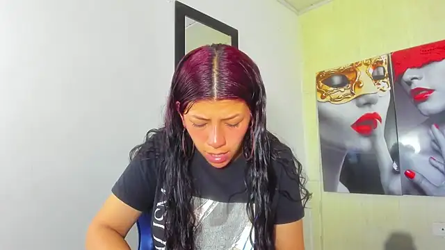 Snapshot of Raven_Rouge_ chatting on November 20, 2025, 4:46 am Raven Rouge online show from November 20, 2025, 4:46 am