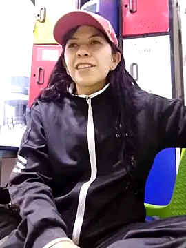 Snapshot of Raven_Rouge_ chatting on February 20, 2026, 7:38 pm Raven Rouge online show from February 20, 2026, 7:38 pm