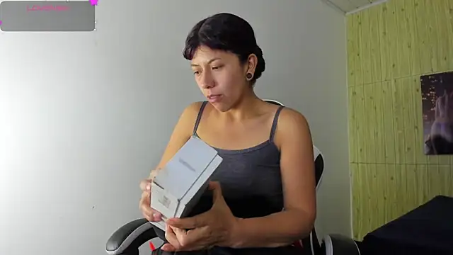 Raven Rouge  online show from February 2, 2026, 8:41 pm