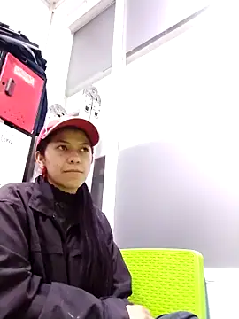 Snapshot of Raven_Rouge_ chatting on February 27, 2026, 7:57 pm Raven Rouge online show from February 27, 2026, 7:57 pm