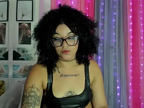 Snapshot of Darkflama1 chatting on October 5, 2025, 6:42 pm Darkflama1 online show from October 5, 2025, 6:42 pm