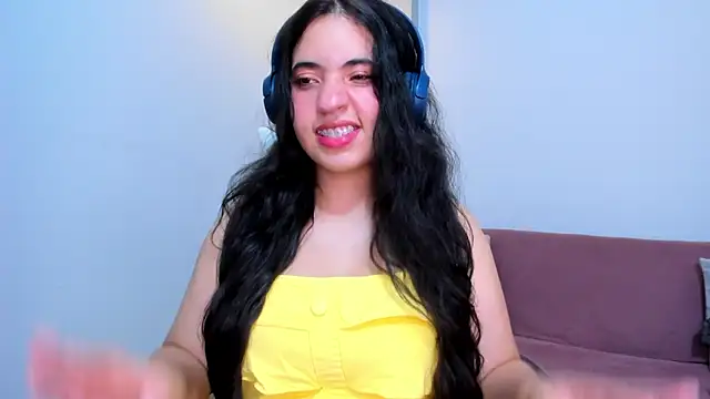 Snapshot of Nicol_Chang chatting on November 14, 2025, 8:45 pm Nicol Chang online show from November 14, 2025, 8:45 pm