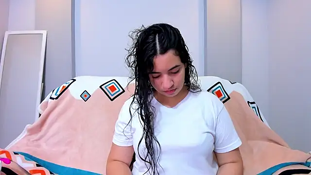 Snapshot of Nicol_Chang chatting on November 21, 2025, 8:19 pm Nicol Chang online show from November 21, 2025, 8:19 pm