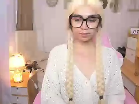 joyfulmartinaa online show from November 7, 2025, 11:15 am