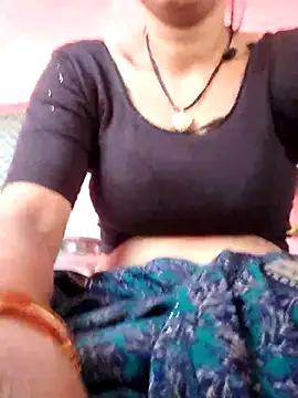 Snapshot of Hot-ilaiy chatting on February 8, 2026, 6:00 am Hot-ilaiy online show from February 8, 2026, 6:00 am