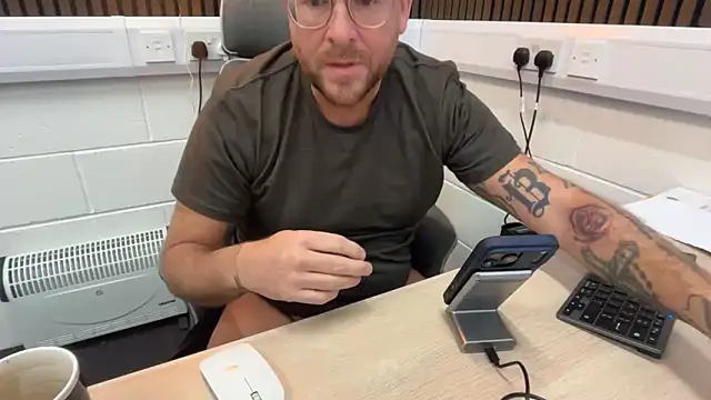 bilf1978 online show from April 2, 2026, 7:26 am