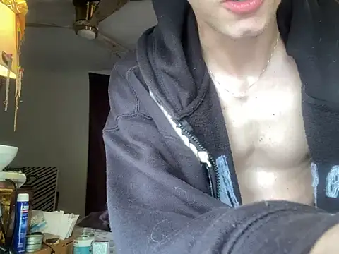 XanderOzzz online show from October 17, 2025, 6:10 pm