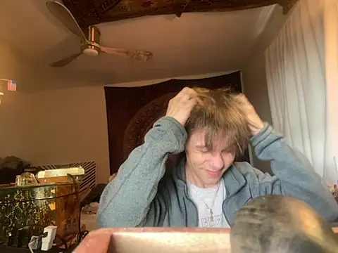 XanderOzzz online show from November 8, 2025, 5:16 pm