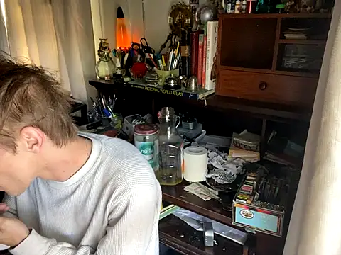 XanderOzzz online show from October 16, 2025, 4:48 pm