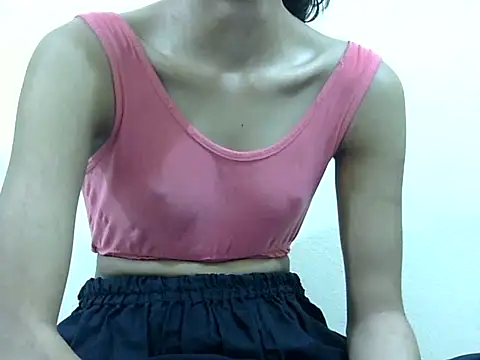 smallcuute online show from November 16, 2025, 11:15 am