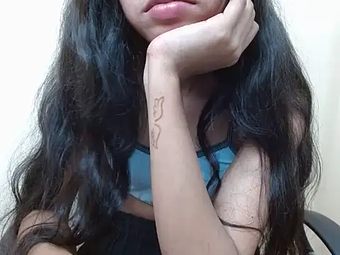 smallcuute online show from September 17, 2025, 10:34 pm