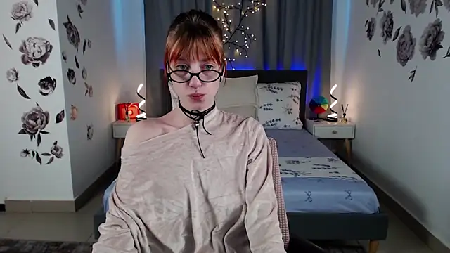 AveryLia online show from September 28, 2025, 11:34 pm