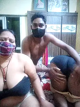 LoveOnStream online show from February 15, 2026, 7:51 am