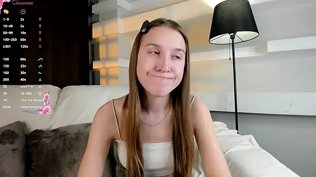 Snapshot of NanaMertins chatting on December 5, 2025, 1:16 am NanaMertins online show from December 5, 2025, 1:16 am