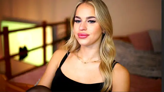 Snapshot of Emilyvanroessel chatting on May 2, 2026, 8:08 am Emilyvanroessel online show from May 2, 2026, 8:08 am