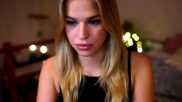 Snapshot of Emilyvanroessel chatting on September 26, 2025, 1:18 pm Emilyvanroessel online show from September 26, 2025, 1:18 pm