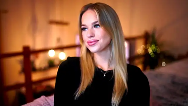 Snapshot of Emilyvanroessel chatting on October 31, 2025, 6:04 pm Emilyvanroessel online show from October 31, 2025, 6:04 pm