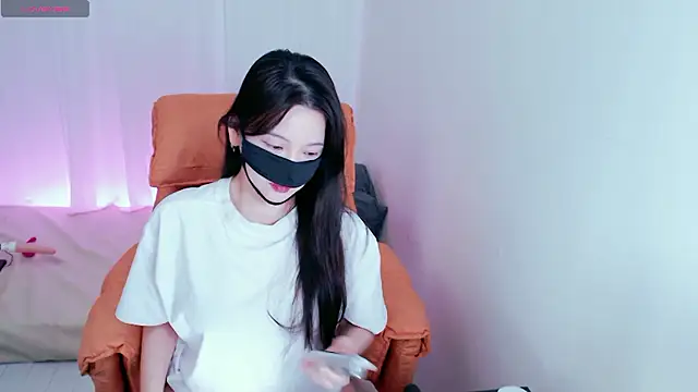 Snapshot of ai_bin chatting on November 3, 2025, 2:31 pm ai bin online show from November 3, 2025, 2:31 pm