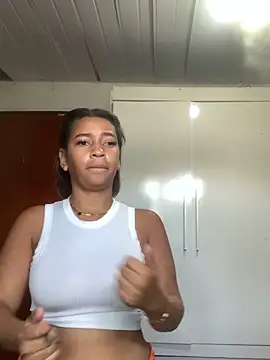 Crisschiavo online show from September 9, 2025, 12:36 pm