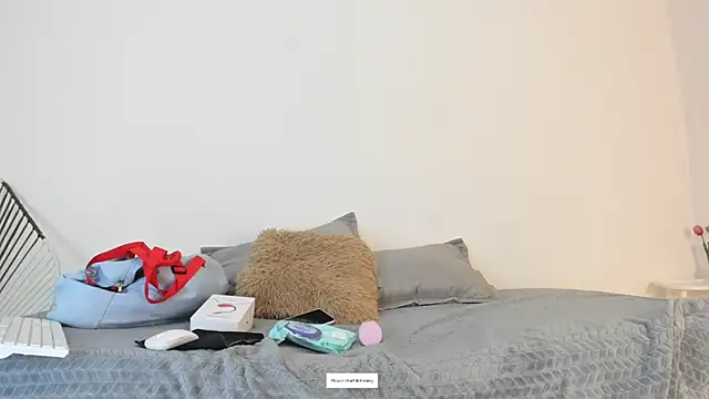  Miaa khalifa  online show from November 20, 2025, 12:50 pm