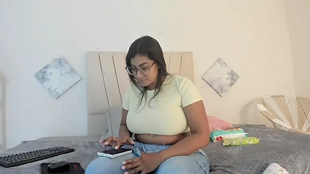  Miaa khalifa  online show from March 6, 2026, 12:11 pm