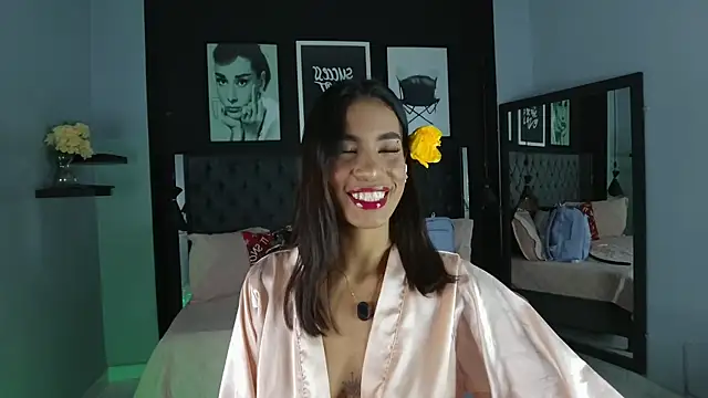 Snapshot of kitty_collins_ chatting on November 24, 2025, 11:54 am kitty collins online show from November 24, 2025, 11:54 am