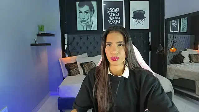 Snapshot of kitty_collins_ chatting on November 4, 2025, 11:36 am kitty collins online show from November 4, 2025, 11:36 am