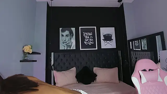 Snapshot of kitty_collins_ chatting on November 15, 2025, 11:47 am kitty collins online show from November 15, 2025, 11:47 am