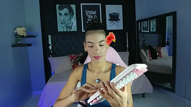 Snapshot of kitty_collins_ chatting on November 23, 2025, 11:31 am kitty collins online show from November 23, 2025, 11:31 am